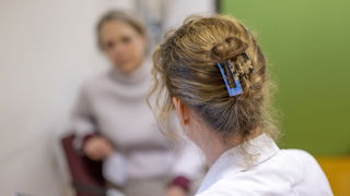 AI in de zorg: hoe wenselijk is het als mensen hun euthanasiewens bespreken ...