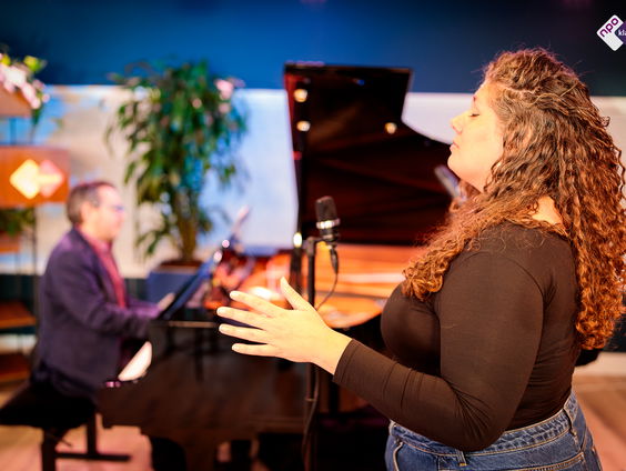 Live: zangeres Femke Smit en pianist Mike del Ferro met Braziliaanse muziek