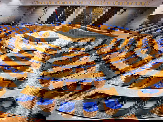 Wie bepaalt wat er in beeld komt in de Tweede Kamer?