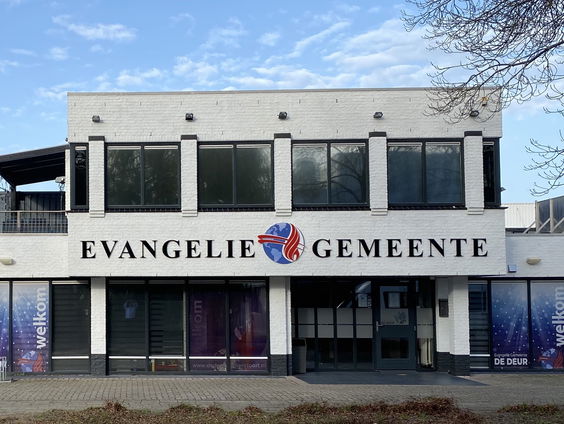 Voormalig leden van geloofsgemeenschap De Deur komen in verzet tegen 'gevaarlijke sekte'