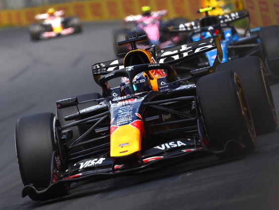 Mercedes-coureur George Russell wint GP Australië, Max Verstappen zesde in Melbourne: “Kwam als een kache ...