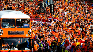 Oranjebus maakt zich klaar voor WK in Amerika, Canada en Mexico