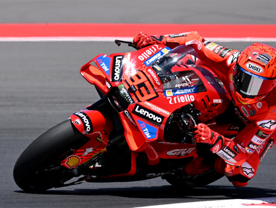 Samantha van Wijk over het sportweekend: Verstappen jaagt op titel, Marquez schrijft geschiedenis