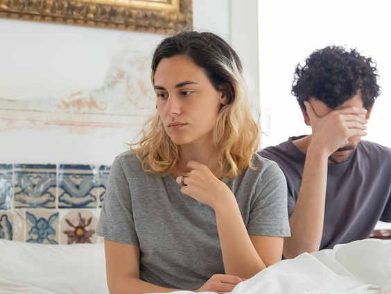 Snurken, koude voeten en geur: dit zijn de top 10 ergernissen in je slaapkamer!