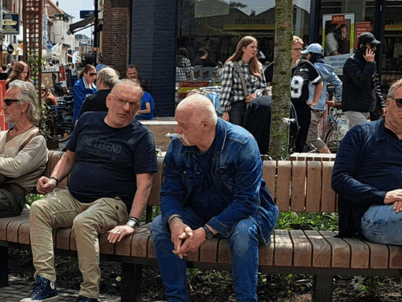 De Dag van de Wachtende Man: Winterswijk als mannenspeeltuin