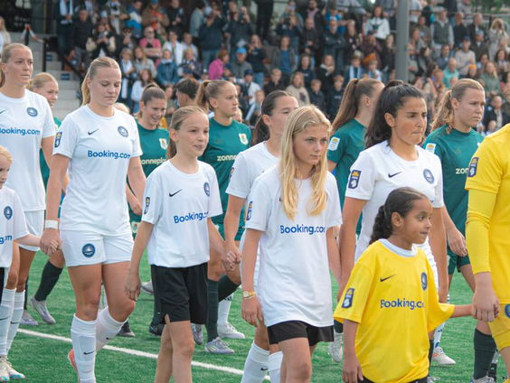 Hera United schrijft historie met eerste thuiswedstrijd