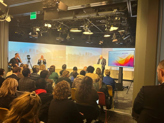 Commissie hersteloperatie toeslagen presenteert rapport: slachtoffer Paula was erbij