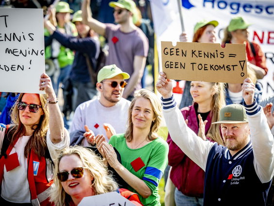 Oproep steden en onderwijsorganisaties: stop met onderwijsbezuinigingen en investeer meer in kinderen