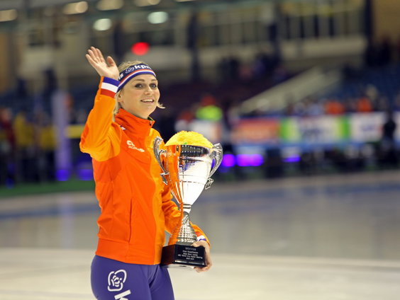 Irene Schouten opent net zo snel sportscholen als ze schaatste