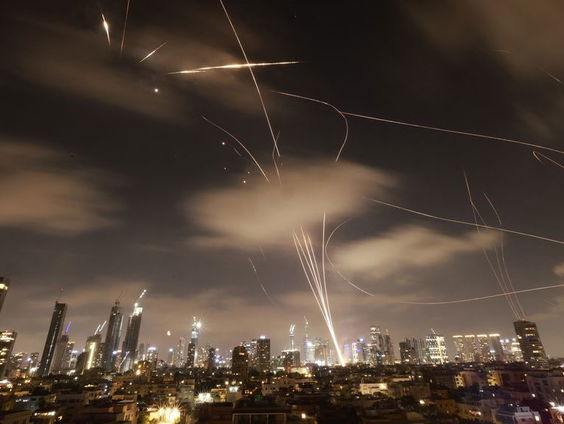 Motie GroenLinks-PvdA voor volledig wapenembargo Israël zorgt voor verontwaardiging in Den Haag