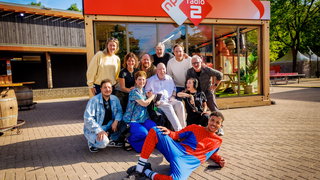 NPO Radio 2 superfan Wim ontmoet de dj's