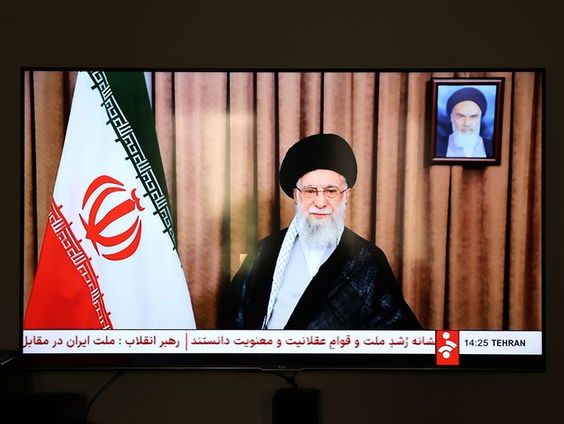 Ayatollah Khamenei: 'Iran geeft zich niet over, Amerikaanse inmenging leidt tot onherstelbare schade'