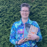 Lammie Post uit Assen leest uit elk land een boek