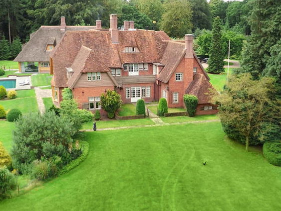 Tweesterrenrestaurant nieuwe bestemming voor landhuis De Wielewaal van Frits Philips