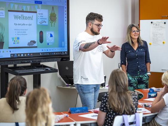 Steeds meer mensen willen juf of meester worden