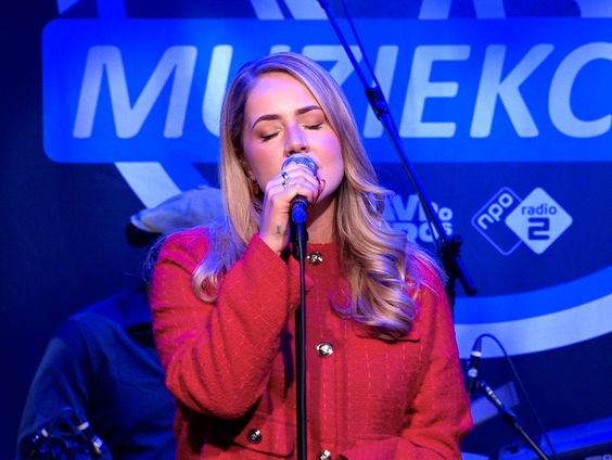 Plume - Tricks | live in Muziekcafé