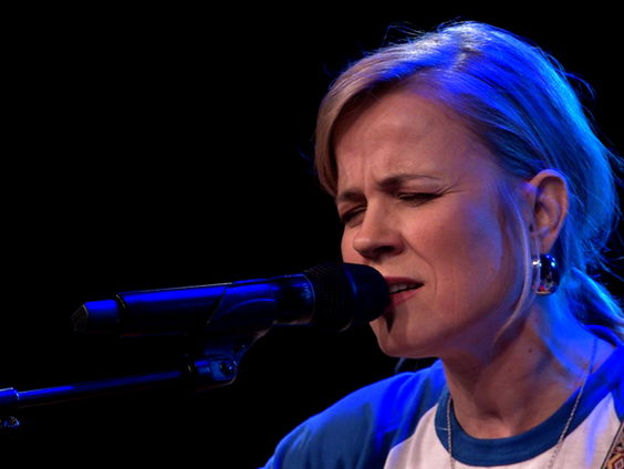 Ilse DeLange - Tainted | live in Muziekcafé