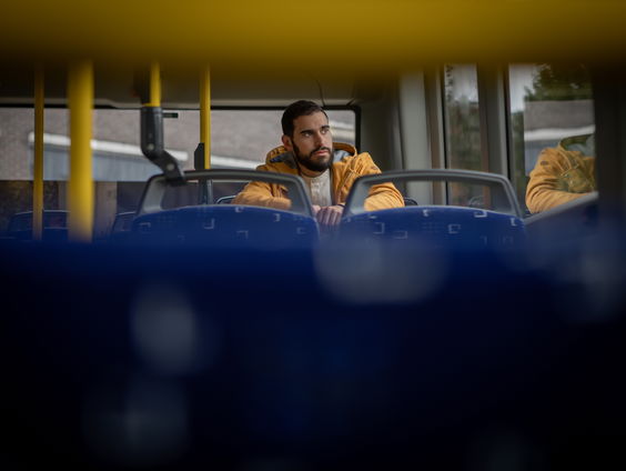 Mahfoud Mokaddem staat in het theater met nieuwe voorstelling MOED