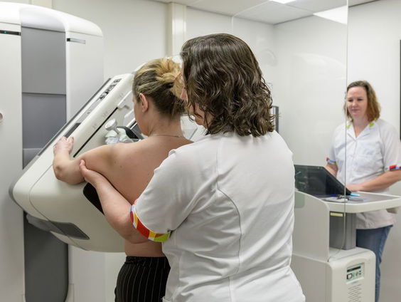 Demissionair kabinet wil snelle invoering van MRI bij dicht borstweefsel