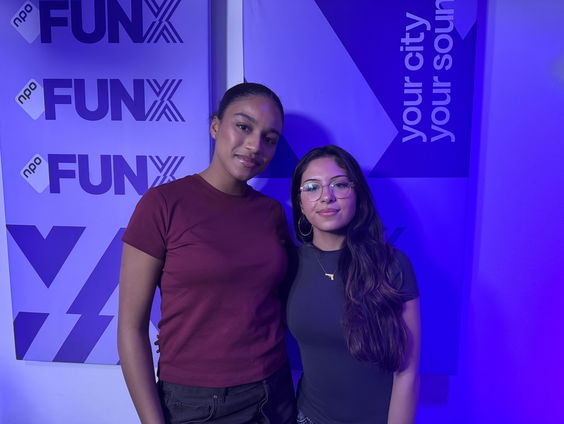 Vier de kunst van het alleen zijn tijdens de JOMO-Week