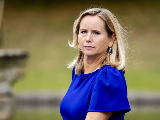 Minister Klever zet bezuiniging op ontwikkelingssamenwerking door