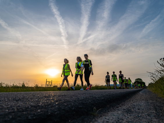 Duizenden mensen lopen mee in de Nacht van de Vluchteling
