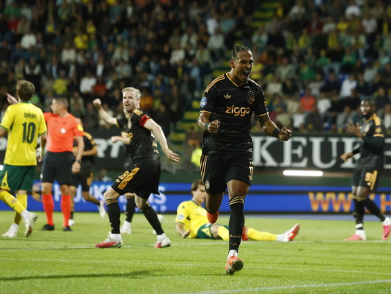 Ajax wint ruim bij Fortuna Sittard (1-5)