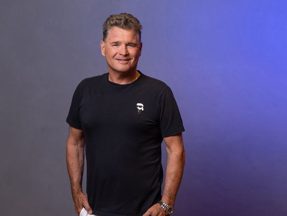 Wolter Kroes zingt Ik heb de hele nacht liggen dromen