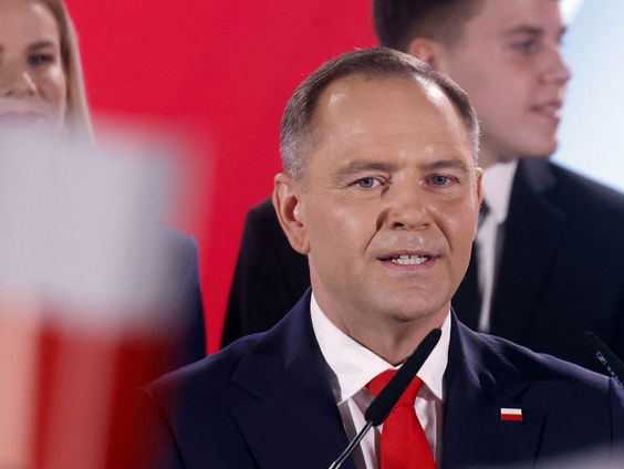 Conservatieve nationalist Nawrocki wint Poolse presidentsverkiezingen