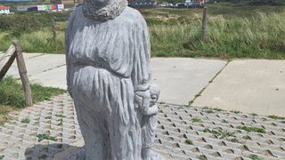 Van Den Helder tot Den Briel: Dag 14: Badvrouw Neeltje in Wijk aan Zee