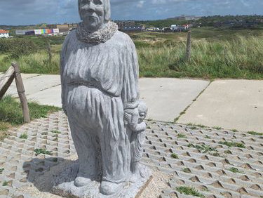 Van Den Helder tot Den Briel: Dag 14: Badvrouw Neeltje in Wijk aan Zee