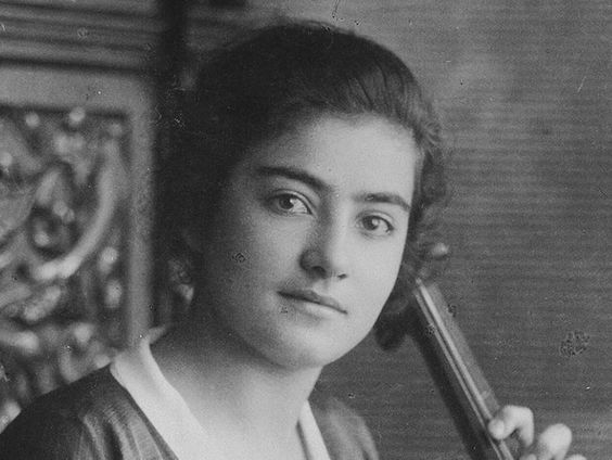 Schilder Jitske Schols praat over de succesvolle Frieda Belinfante