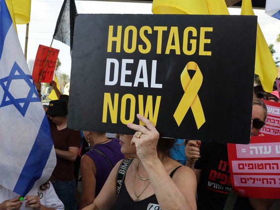 Duizenden Israëliërs protesteren en eisen terugkeer gijzelaars