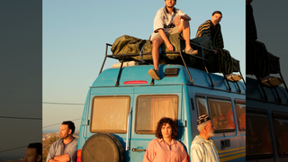 Welk universeel verhaal over familiebanden vertelt de film Porte Bagage?