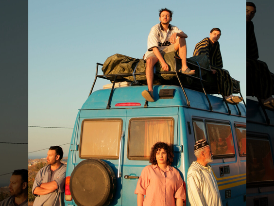 Welk universeel verhaal over familiebanden vertelt de film Porte Bagage?