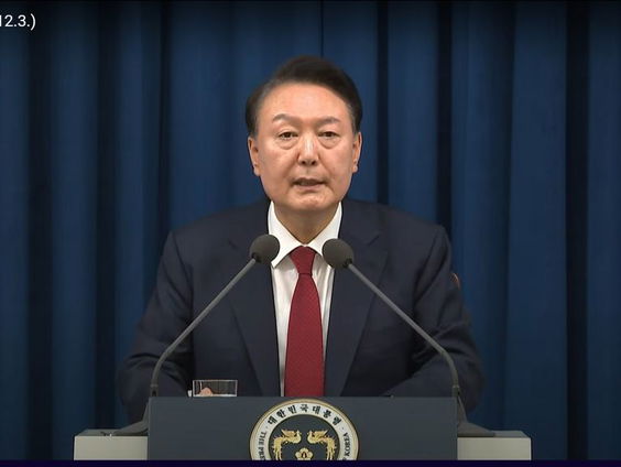 Zuid-Koreaanse president Yoon roept staat van beleg uit