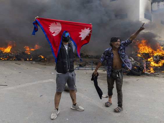 Leger van Nepal staat klaar om de macht over te nemen