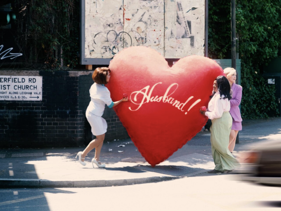 Where Is My Husband van RAYE is deze week NPO Radio 2 TopSong