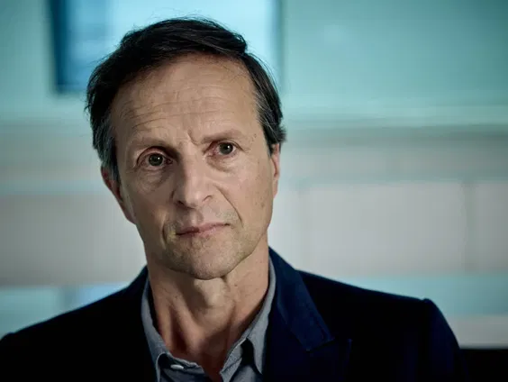 Negen jaar na herseninfarct speelt Romijn Conen weer een voorstelling