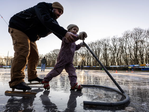 Sportraad wil helmplicht bij schaatsen: slechts 3 van de 21 kunstijsbanen volgen advies op