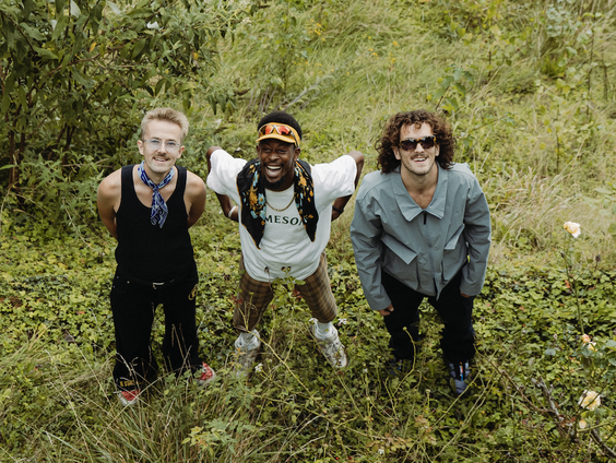 Laat je mobiel in je zak tijdens het concert van Rens, Jaïr & Ome Uncle