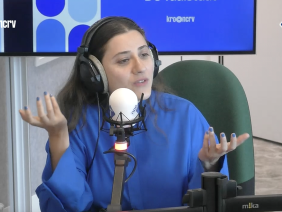 Sholeh Rezazadeh leest haar oorlogsgedicht voor