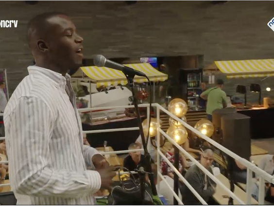 Gershwin Bonevacia over Gershwin Unplugged