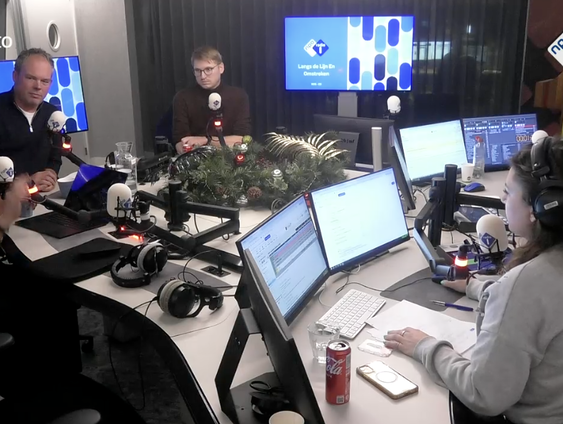 Het Nieuwsforum, met Floor Bremer, Gerard Beverdam en Victor Pak