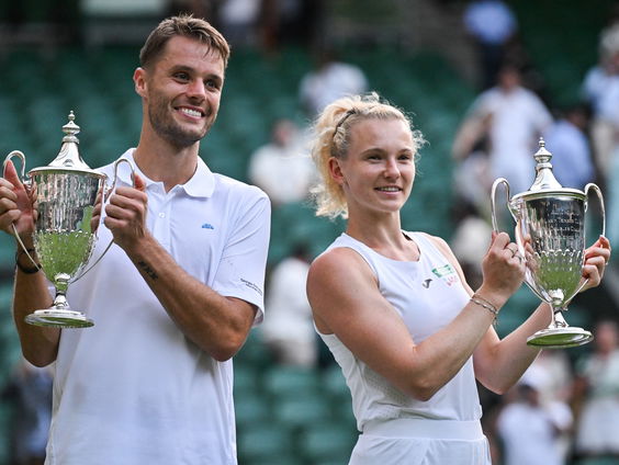 Wimbledon-kampioen Verbeek beleeft Champions Dinner met Sinner: 'Zat niet bij 'm aan tafel'