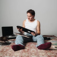 National Album Day: Sil (26) heeft bijna duizend platen