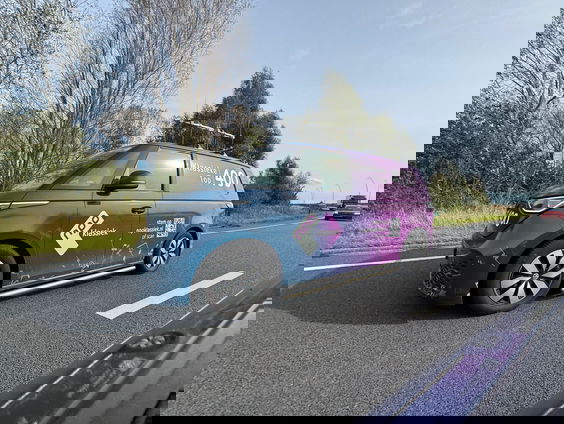 Stembus: Andrea van Pol op bezoek bij Carin Besseling