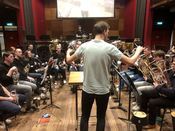 Hoe dirigeer je een hafabra-orkest? Dat kun je leren in Groningen