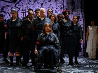 Muzikale voorstelling 'Tiergarten' door theatergroep Babel