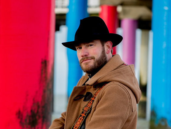 Tim Akkerman schrijft in Beuningen een lied voor vrijwilligers